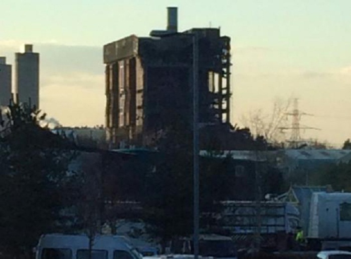 Royaume Uni: un mort et trois disparus dans l`effondrement d`une centrale thermique désaffectée